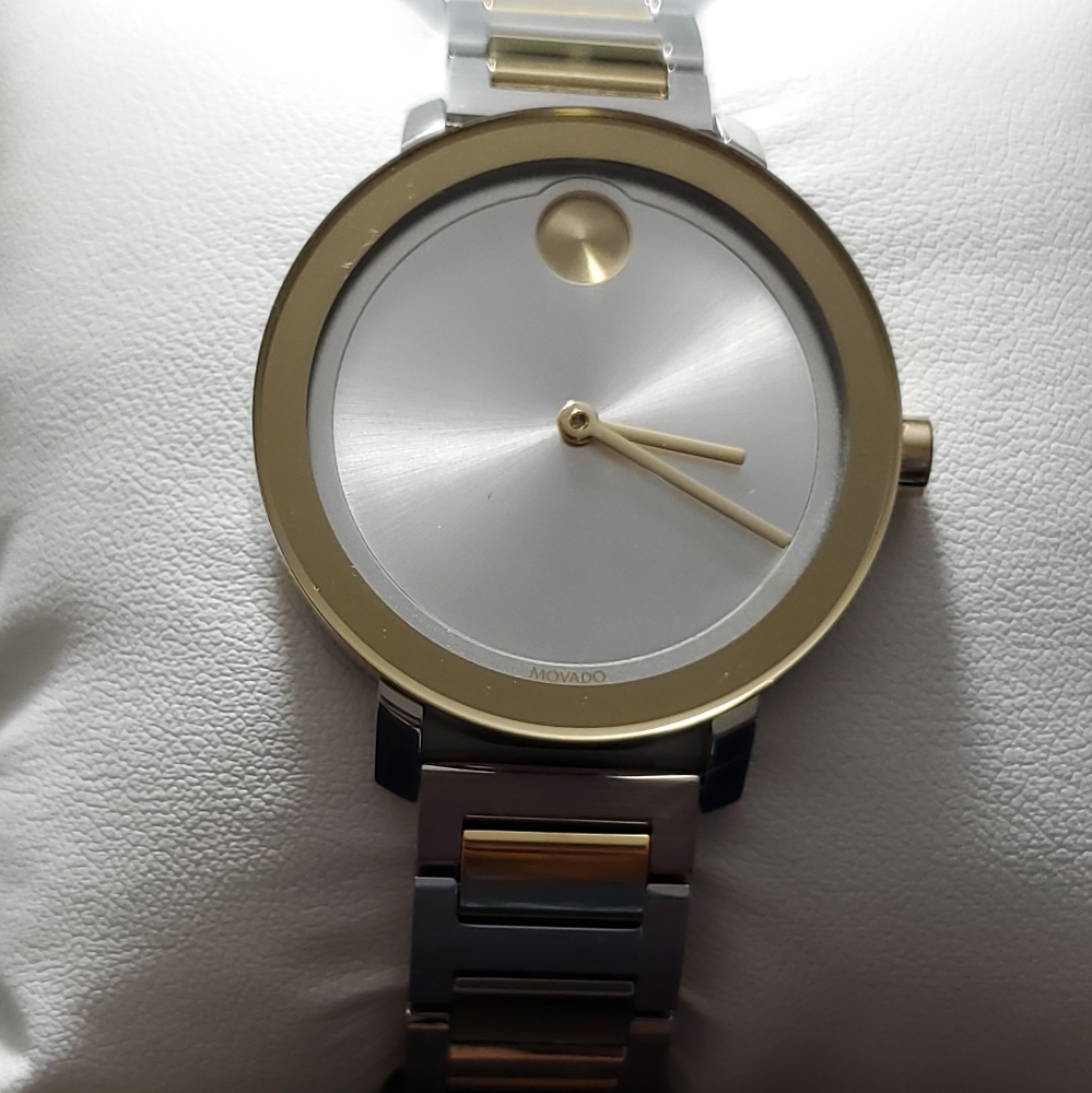 **SOLD** Movado BOLD Evolution Quartz Silver Dial Ladies Watch  - Picture 6 of 15
